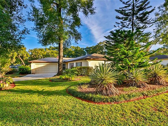 2nd image of 2916 Forestwood Dr
