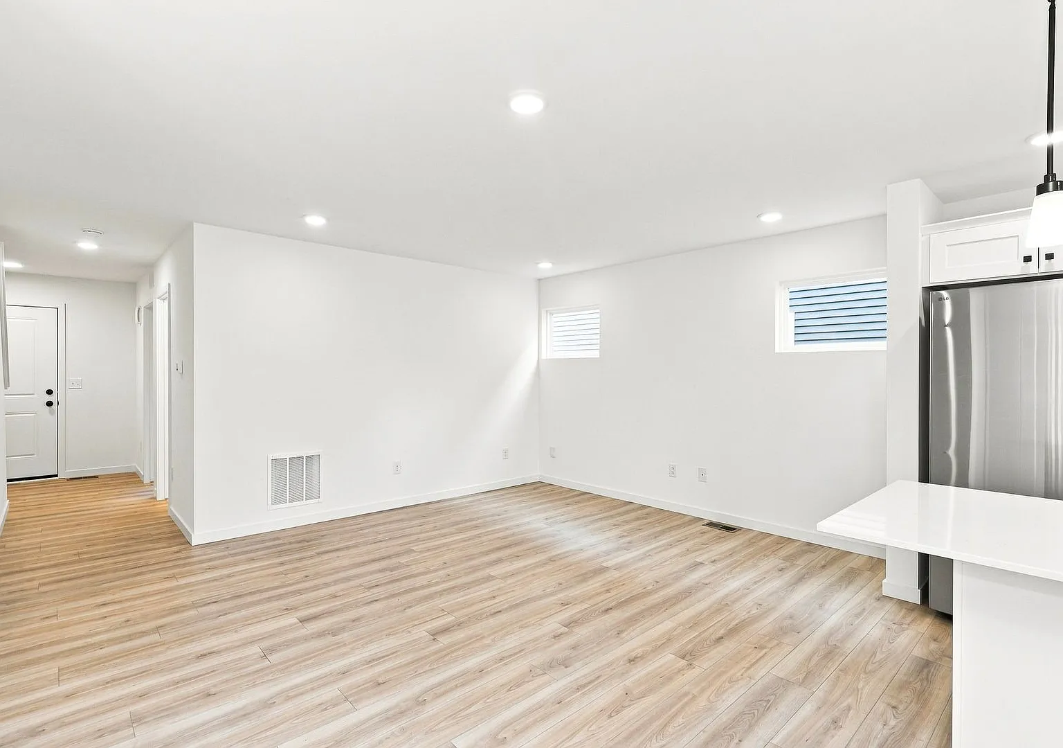 Move-In Special: Get September & October Rent Free Plus A Reduced Security Deposit! Move In By Se... — Photo 2