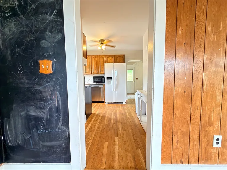 11 Clay St — Photo 8