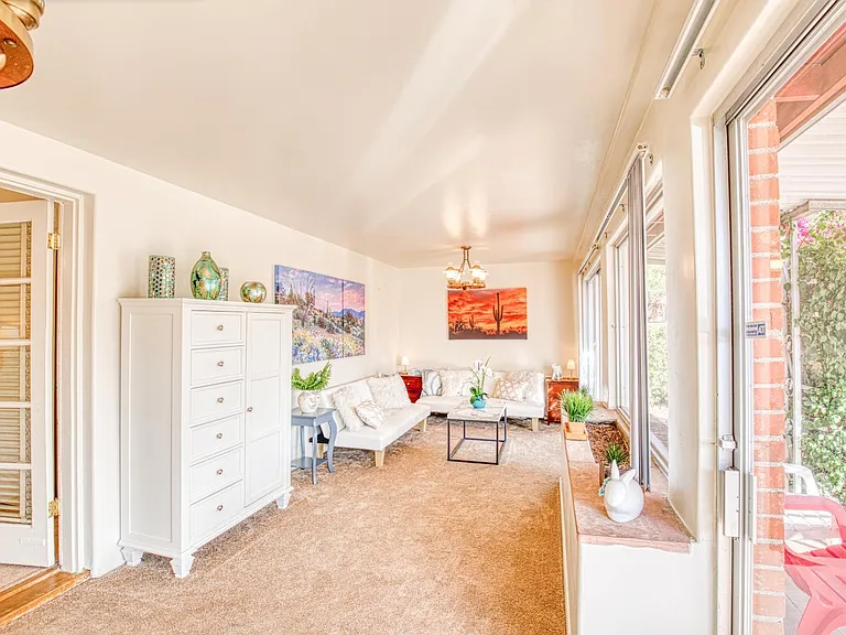 1516 E Spring St — Photo 34