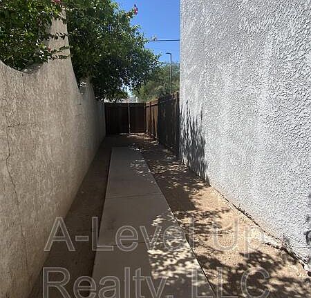 2nd image of 156 E 21st St