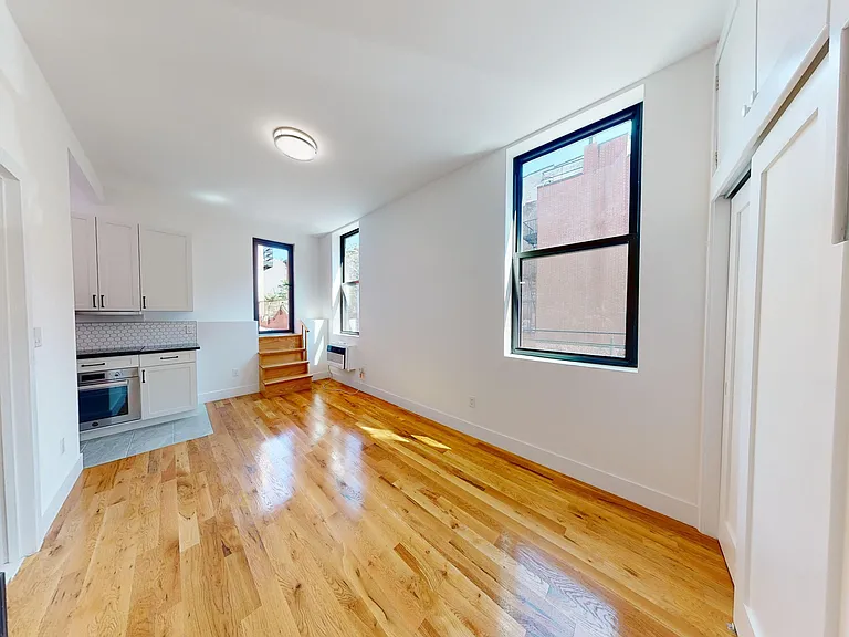 37 1/2 Bedford St #2B — Photo 7