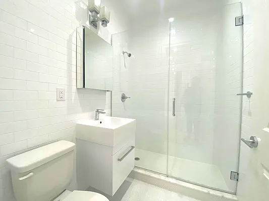 Rented by EXR | media 33