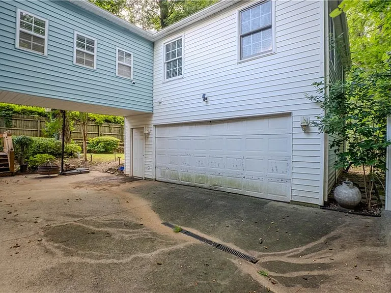 1053 Vista Trl NE — Photo 31