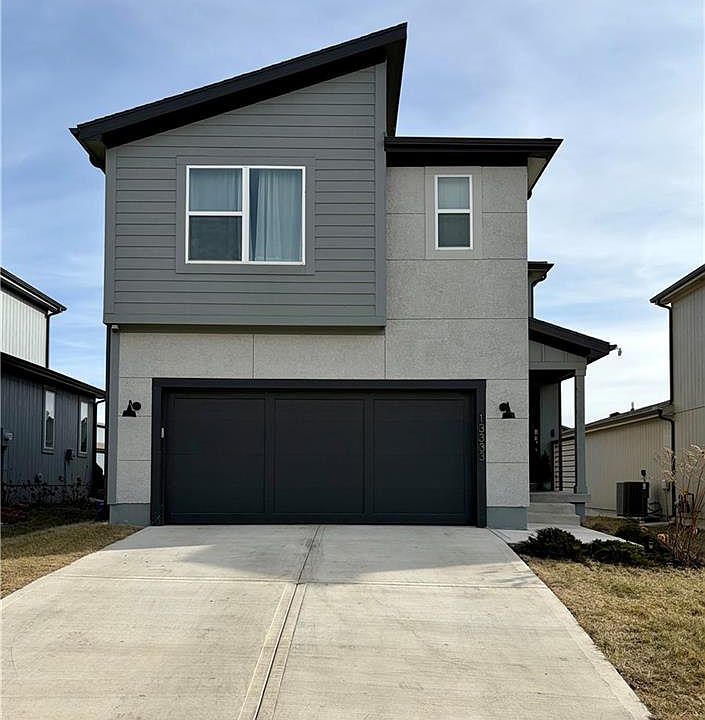 1st image of 13333 W 180th St