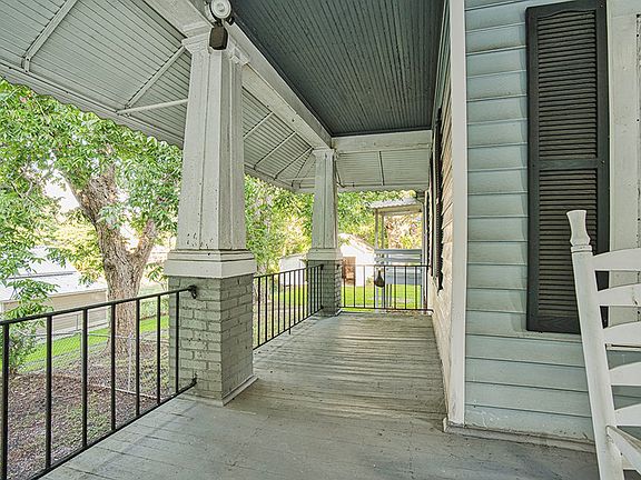 4th image of 517 Lowell Ave