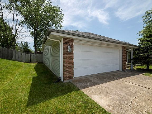3rd image of 456 N Grace Ln