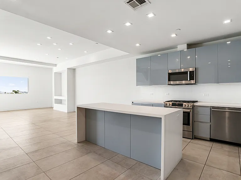 1125 Kings Rd #Penthouse 7 — Photo 7