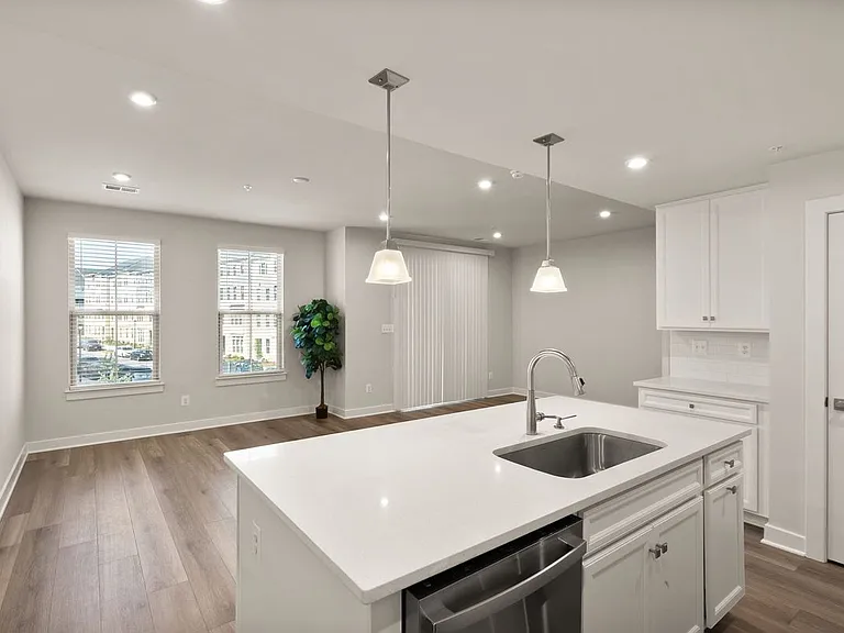 42564 Invergordon Ter — Photo 11