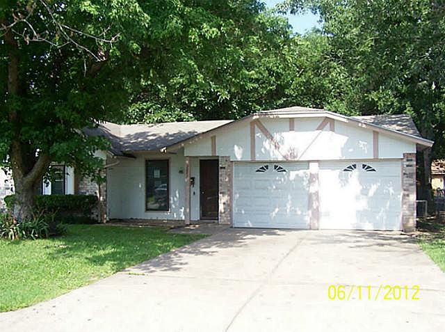 1st image of 2041 Moline Dr
