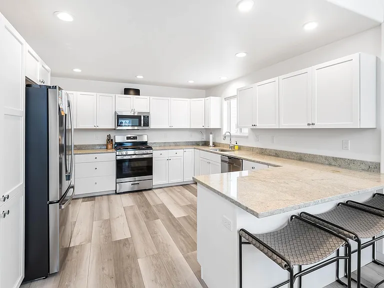2135 Black Bird Ln — Photo 8