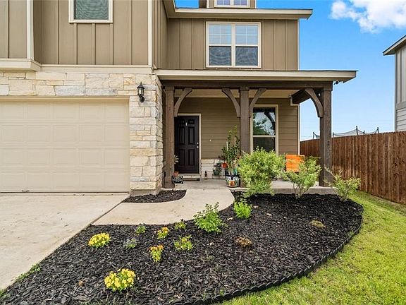 2nd image of 141 Carlina Loop