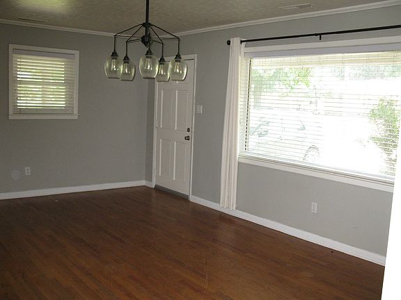 2nd image of 1614 Weidner St