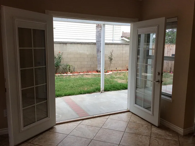 6665 Bradford Ct — Photo 10