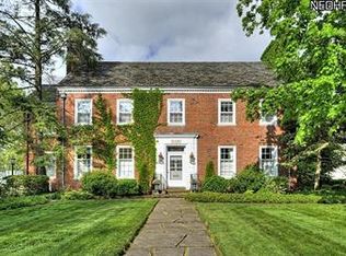 17887 Lake Rd, Lakewood, OH 44107