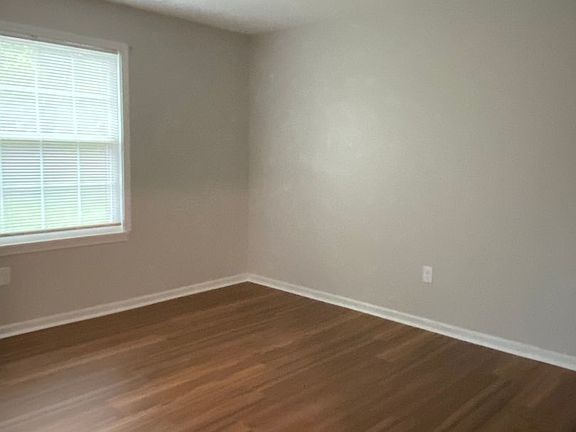5th image of 2431 Brambleton Ave SW