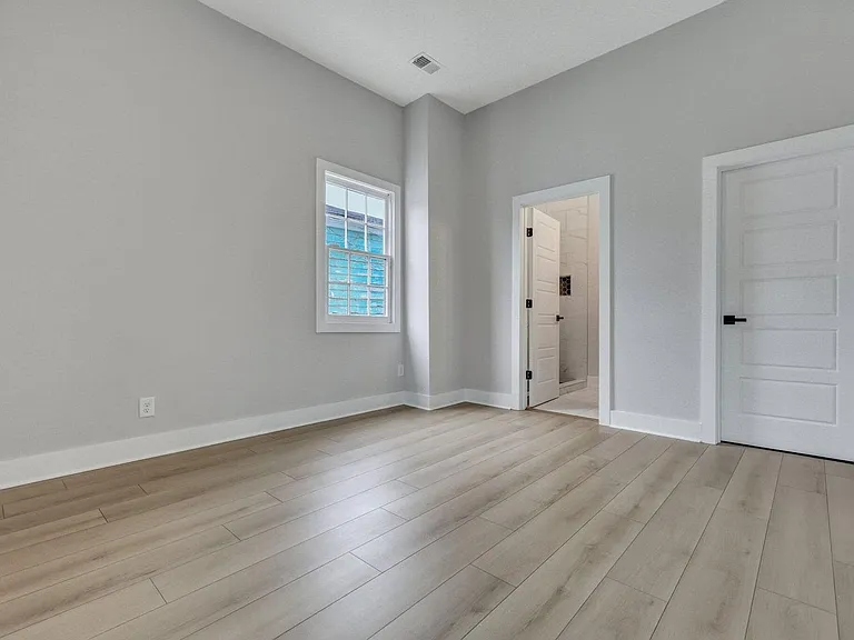 90 Hanover St — Photo 6