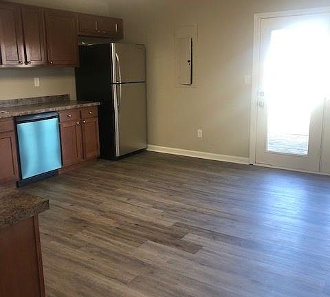 5th image of 111 Garnet Dr