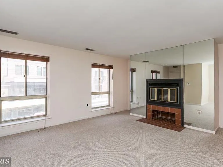 604 S Charles St — Photo 3