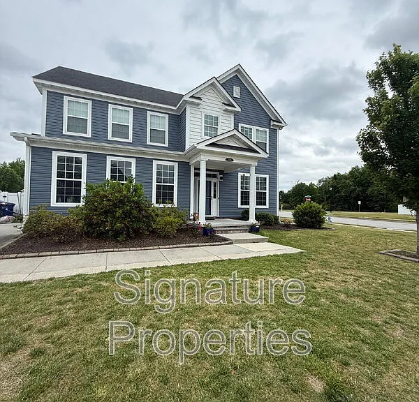 100 Sandalwood Ln — Photo 1