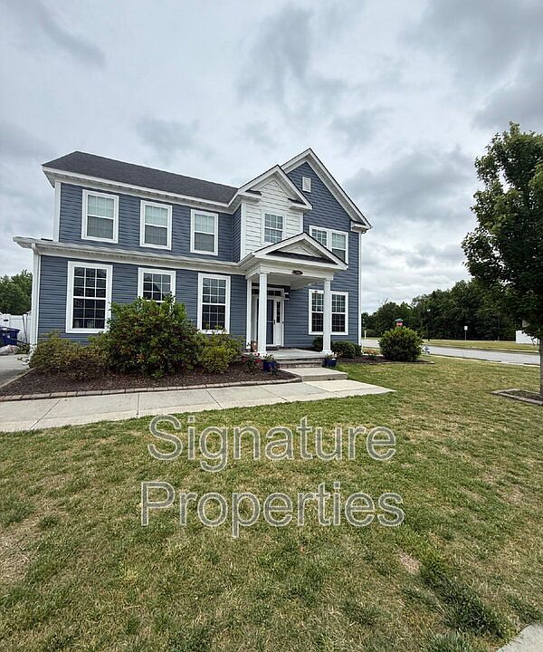 1st image of 100 Sandalwood Ln
