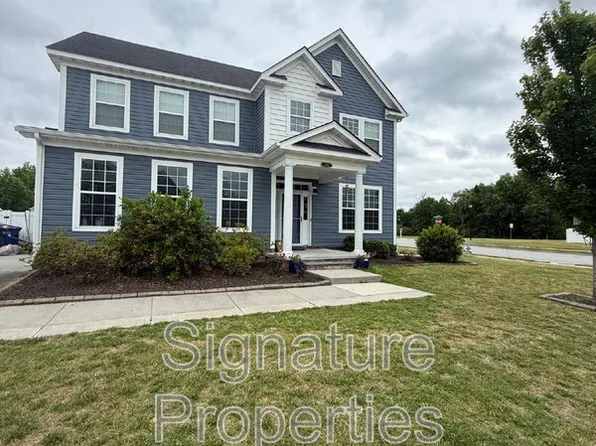 100 Sandalwood Ln, Suffolk, VA 23434