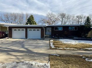 335 W 28th St S, Lethbridge, AB T1J 3S7