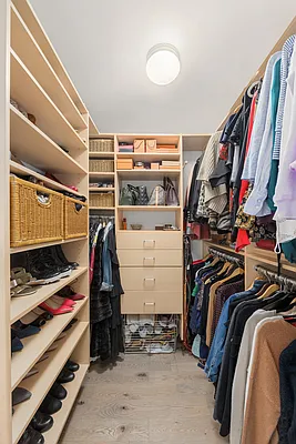 Sold by Compass | media 8