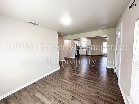 5th image of 308 E Parks Ave