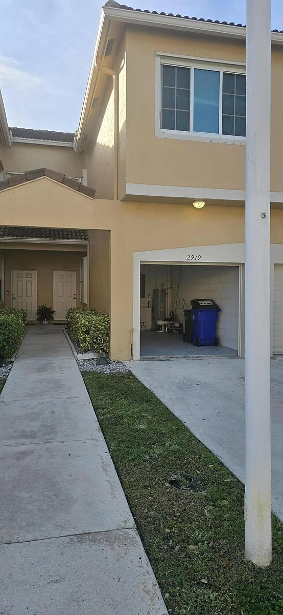 Building Photo - 2919 Crestwood Ter #5103