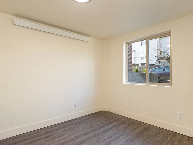 Seattle 3 Bedroom Apartment for Rent | Newly Remodeled Home with In-Unit Washer/Dryer, Private En... — Photo 18