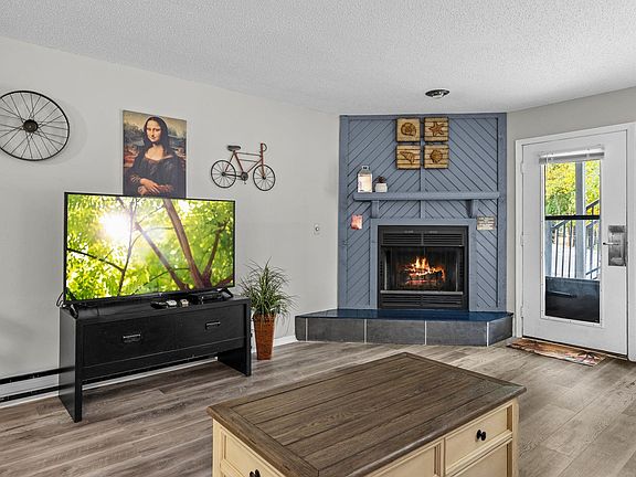 3rd image of 1093 Canyon 405
