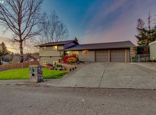 12015 SE Timber Valley Dr, Happy Valley, OR 97086