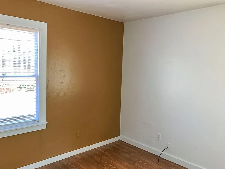 576 Main St — Photo 15