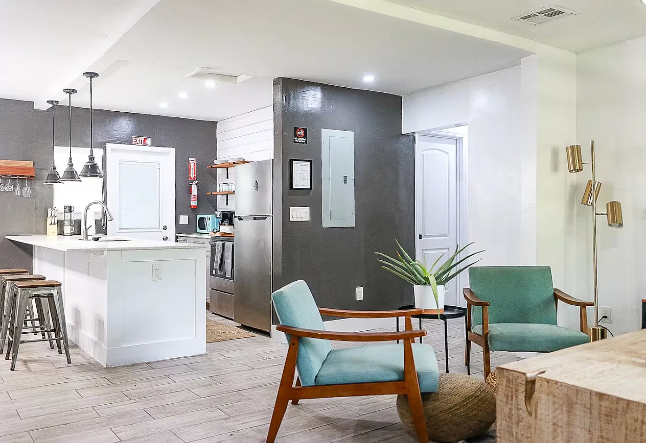 2 bed, 918 sqft, $3,875 — Photo 4