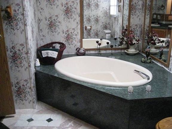 5th image of 103 Martindale Ct