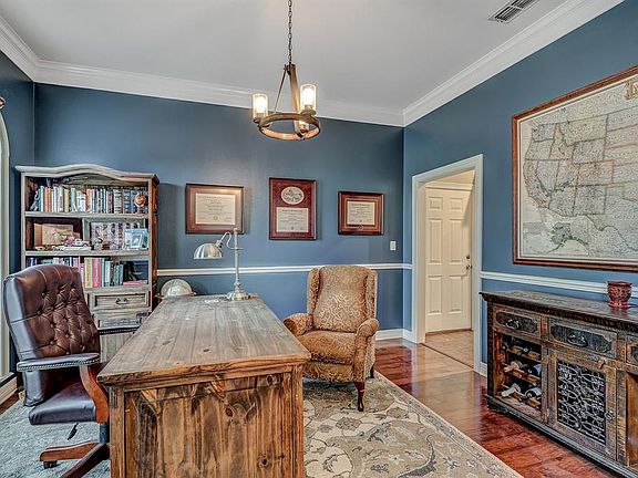 5th image of 13463 Oakwood Dr