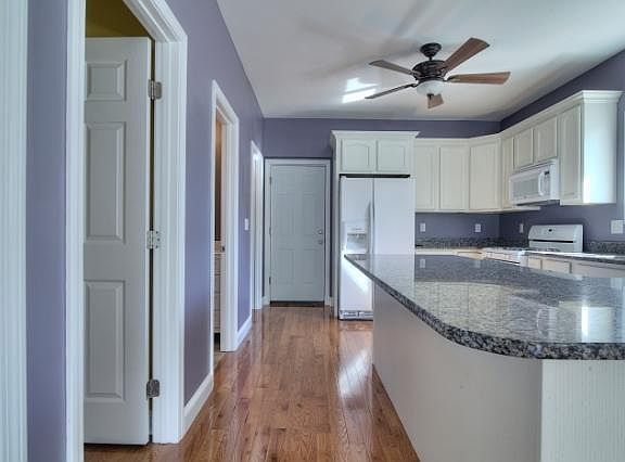 5th image of 93 Harbor Ave #B