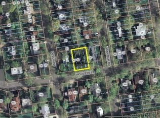 87 Wooleys Ln, Great Neck, NY 11023