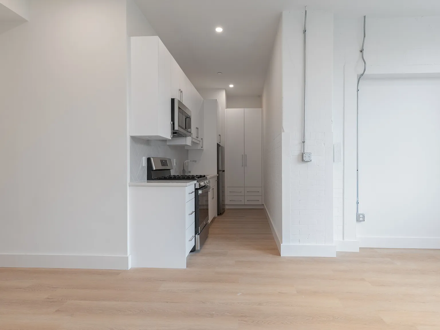 Studio, 336 sqft, $2,150 — Photo 4