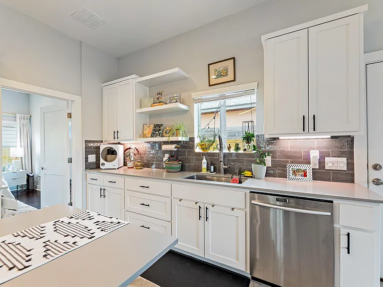 7600 Carver Ave #A — Photo 8
