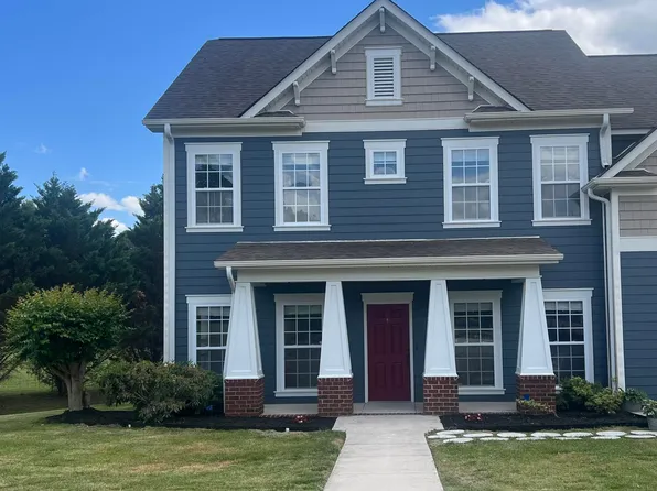 8431 Front Gate Cir, Ooltewah, TN 37363