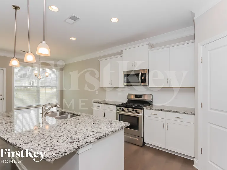 3961 Norman View Dr — Photo 6