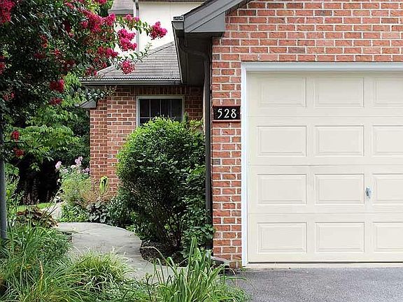 2nd image of 528 Thorngate Pl