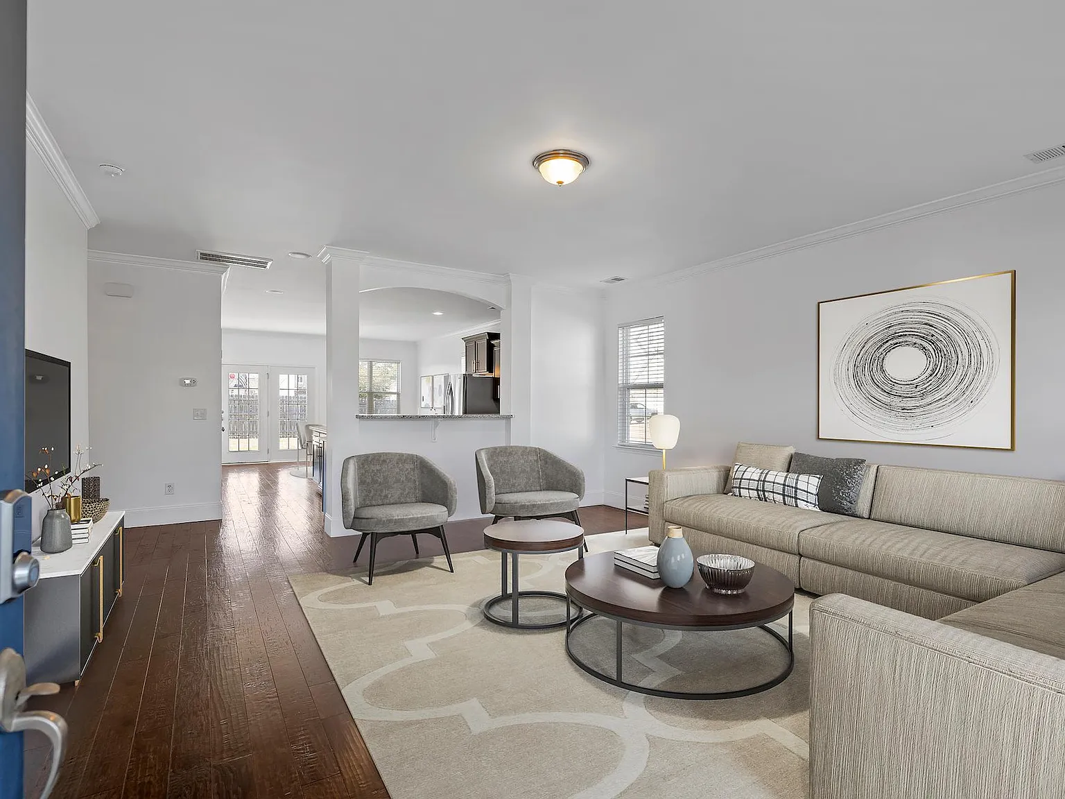 4 bed, 2.5 bath, 2413 sqft, $3,500 — Photo 2