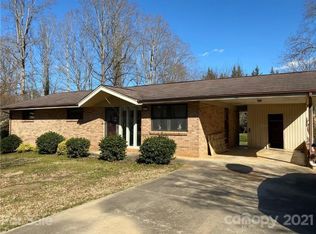 1660 26th St NE, Hickory, NC 28601