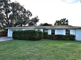 2095 Carpetgreen St, Pt Charlotte, FL 33948