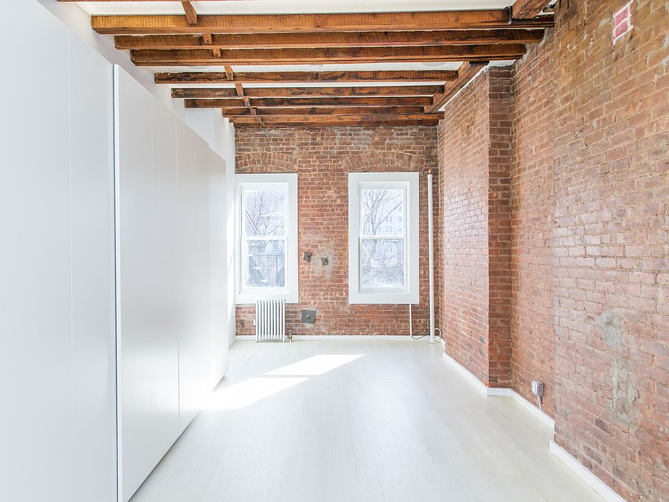 1st image of 138 W 10th St #5