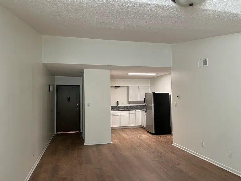 1204 Northridge Rd #12 — Photo 4