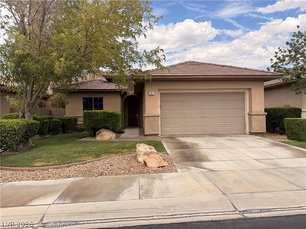 3 bed, 2.0 bath, 1616 sqft, $2,241 — Photo 1